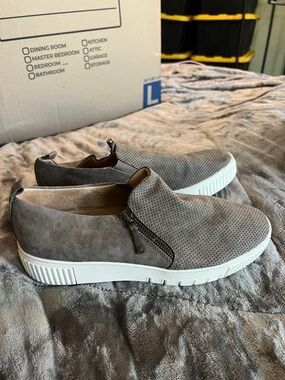 SOUL Naturalizer Women's Taupe Perforated Slip-On Loafers with Side Zip